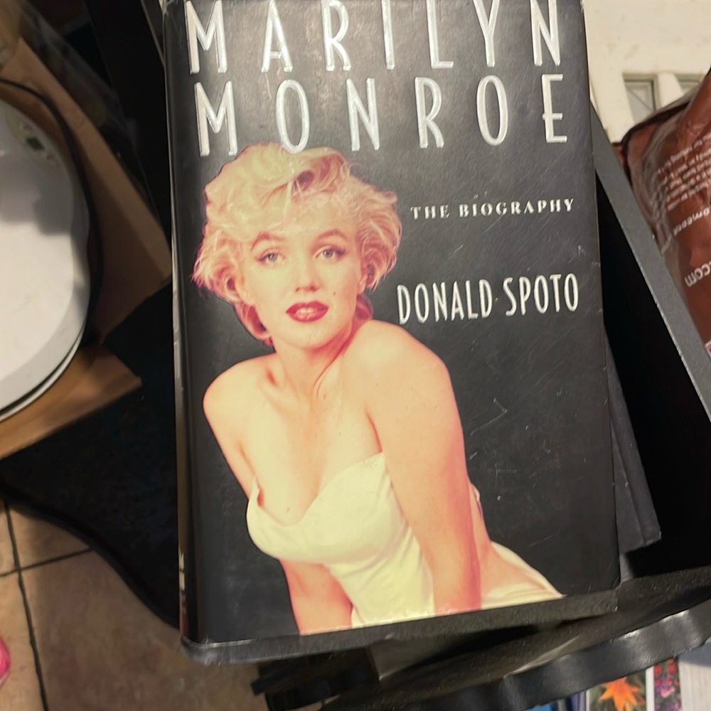 Marylin Monroe Hard Cover biography  book